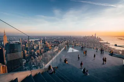 Edge NYC: Plataforma de vidrio a 335 metros sobre Manhattan