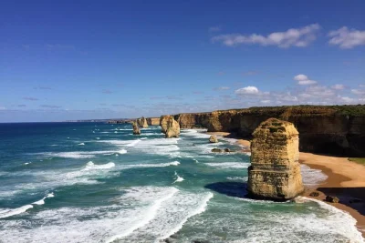 Great ocean road ab melbourne ohne menschenmassen erleben. frühe zwölf apostel, regenwaldwanderung, koalas beobachten, kleine gruppe & hoteltransfer inklusive.