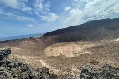 Escursione al vulcano Viana con viste sul cratere e rocce vulcaniche