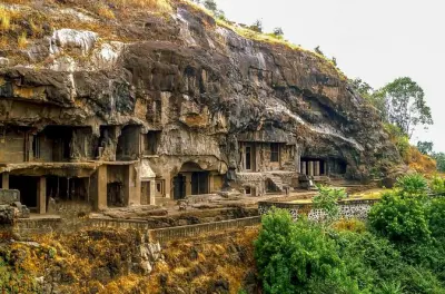 Ajanta- und Ellora-Höhlen: UNESCO-Felsentempel an einem Tag