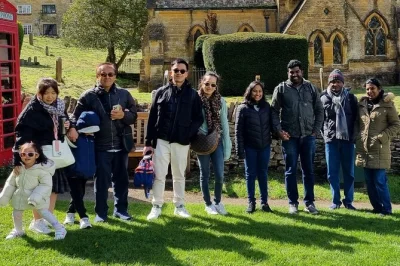 Descubre stratford, la cuna de shakespeare, pasea por los pueblos de cotswolds y recorre arlington row. excursión en grupo pequeño con guía local y recogida en londres incluida.