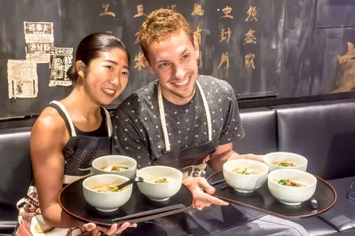 Ramen selber machen in shibuya, tokyo – lerne drei klassische varianten, knete nudeln, koche chashu und genieße deine eigenen kreationen in kleiner gruppe mit englischer anleitung.