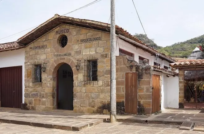 Barichara to Guane Hike: 600-Year-Old Stone Trail