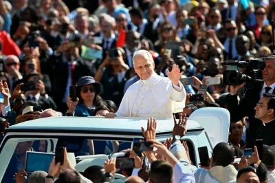 Sinta a energia da praça de são pedro em uma audiência papal ao vivo em roma, com ingressos reservados, entrada antecipada e guia local. tudo organizado para você.