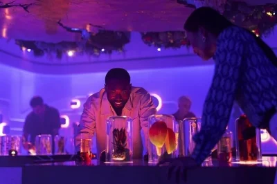 Feel the spirit of edinburgh on a johnnie walker whisky tour with a local guide, flavor quiz, and three custom cocktails. includes entry and accessible for all.