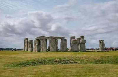 Tour di Stonehenge da Bath: Piccolo gruppo, accesso salta la fila