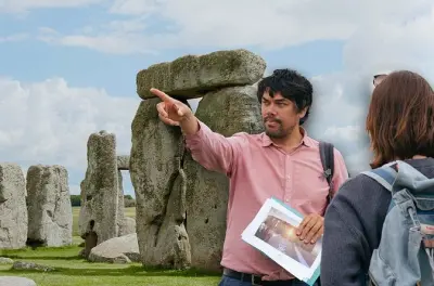 Stonehenge & Dörfer bei Bath: Private Führung, Mittagessen