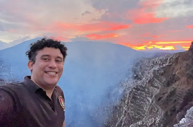 Volcão Masaya pôr do sol desde Managua: Cratera ativa ao anoitecer