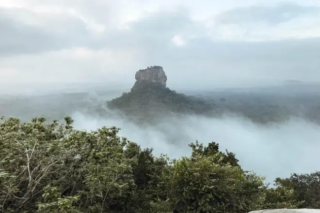 Sigiriya und Dambulla Tagestour ab Anuradhapura: Alles inklusive