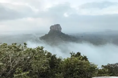 Sigiriya und Dambulla Tagestour ab Anuradhapura: Alles inklusive