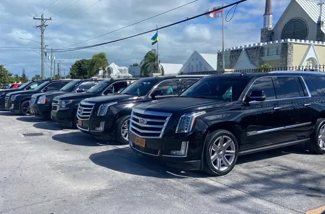 Traslado aeropuerto Grand Bahama: SUV privado a tu hotel