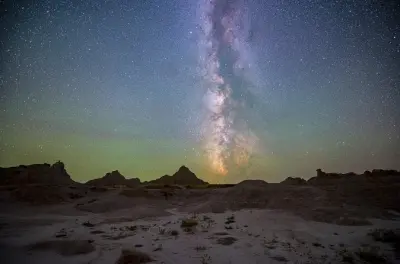 Coucher de soleil et étoiles dans les Badlands avec vue privée