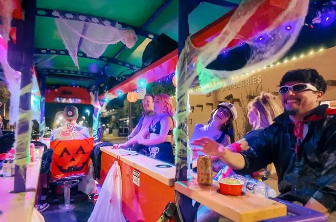 Halloween party bike bar crawl a Old Town Scottsdale