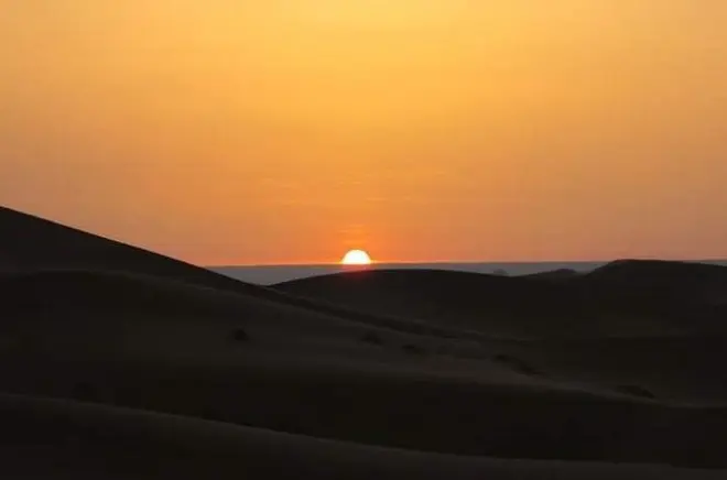 Deserto de Merzouga: Passeio de camelo e acampamento noturno