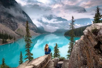 Siente el aire puro de banff, explora lagos congelados como lake louise y emerald, y disfruta de una bebida caliente con historias locales. recogida desde calgary o banff incluida.