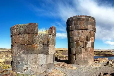 Ganztägige Tour ab Puno: Uros, Taquile & Sillustani