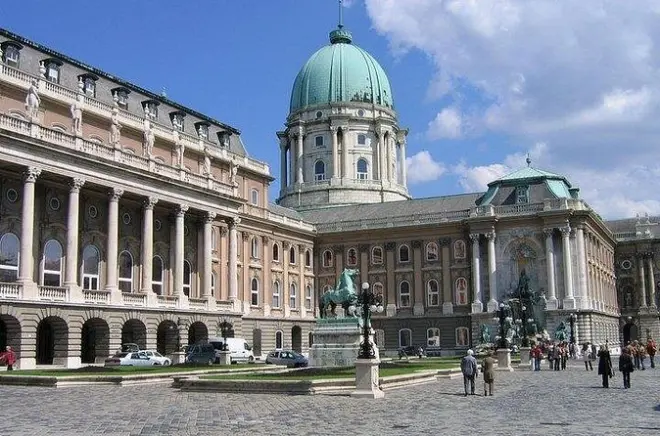 Tour privado em Budapeste pelo Castelo de Buda e cruzeiro no Danúbio