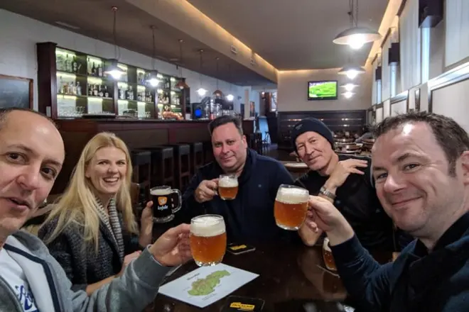 Lokale Bier- und Food-Tour Bratislava: 5+ Stopps mit Guide