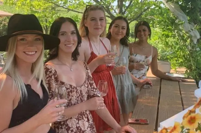 Lake Country Wine Tasting Tour: 4 Wineries, Tastings Included