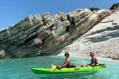 Kajakfahren Albanien: Lukova-Höhlen & Krorëza-Strand