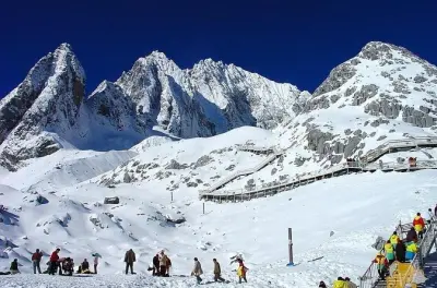Jadetiger-Schneeberg Seilbahn & Baisha Dorf Tour