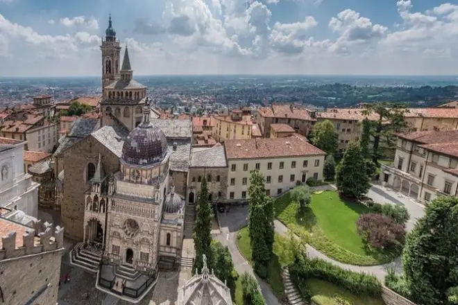Privater Rundgang durch Bergamos mittelalterliche Altstadt mit Guide