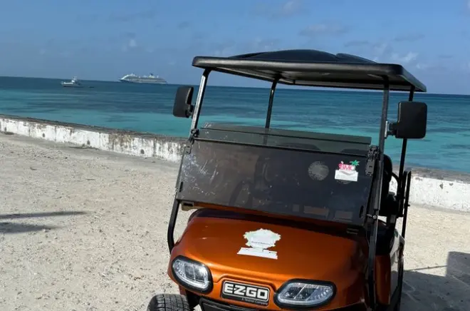 Explore Grand Turk alugando golf cart e Jeep do seu jeito