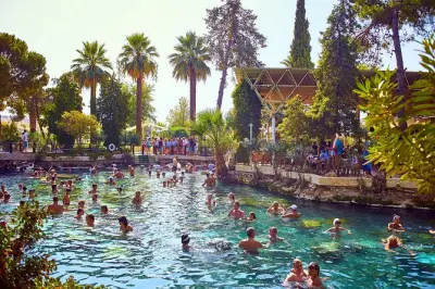 Pamukkale & Hierapolis Tour: Thermalquellen und römische Ruinen