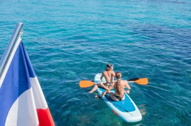 Schnorcheln in Hyères: Nachmittag auf einem Katamaran