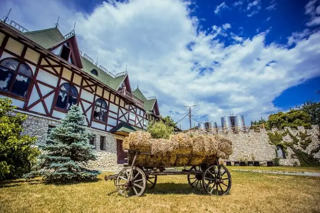 Da Chisinau visita a chiesa medievale e degustazione Château Purcari