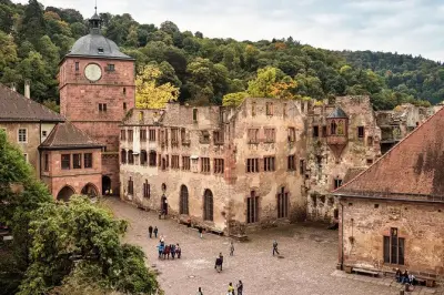 Castelo de Heidelberg e centro histórico saindo de Frankfurt