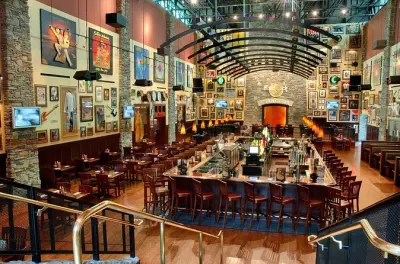 Hard Rock Cafe Foxwoods: Menu prix-fixe con memorabilia