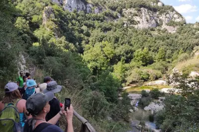 Wanderung im Cavagrande-Naturschutzgebiet zu Kalksteinpfaden und Seen