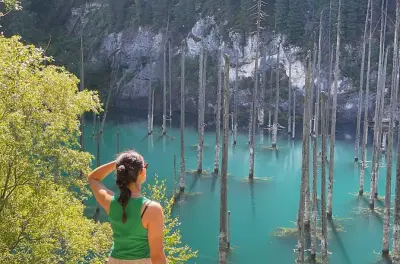 Charyn Canyon e lagos Kolsai: Floresta submersa