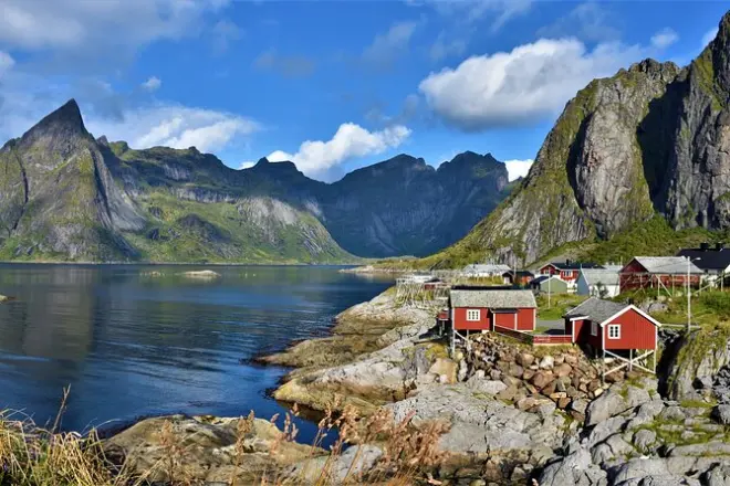 Ônibus em Lofoten do navio: Praias, vilarejos e montanhas