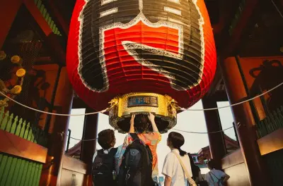 Asakusa Sensoji Temple Guided Tour: 90 Minutes Local Guide