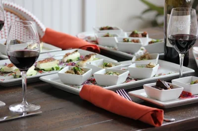 Start your healdsburg day with a guided wine & food pairing walking tour, including boutique tastings, local stories, and all tasting fees covered. small groups only.