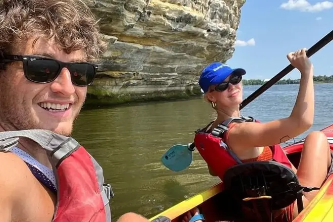 Kayaking near Chicago: Starved Rock tandem tours with eagles