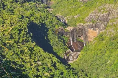 Sieben Wasserfälle Wanderung Mauritius: Schwimmen & Süd-Tour