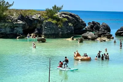 Crystal Cave e praia Tobacco Bay saindo do porto de cruzeiros