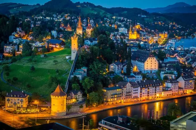 Tour nocturno en Lucerna: Aprende fotografía con un profesional