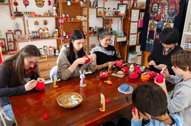 Manchu-Papierkunst Workshop in Shenyang