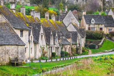 Wander england’s cotswolds on a small-group day trip from london. explore burford, bibury, bourton-on-the-water & stow-on-the-wold with a local driver-guide.