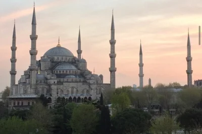 Entdecke istanbul zu fuß mit privatem guide – blaue moschee, hagia sophia, topkapi palast, versunkener palast. flexible startzeit, insider-tipps inklusive.