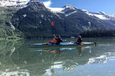 Kayak al lago Chilkoot da Haines: Fauna e cascate