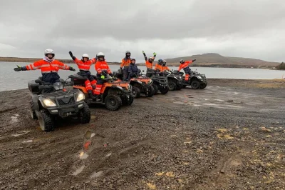 Disfruta un tour en quad atv cerca de reykjavik, sube a la montaña hafrafell, contempla el lago hafravatn y avista la fauna islandesa. incluye recogida y guía local.