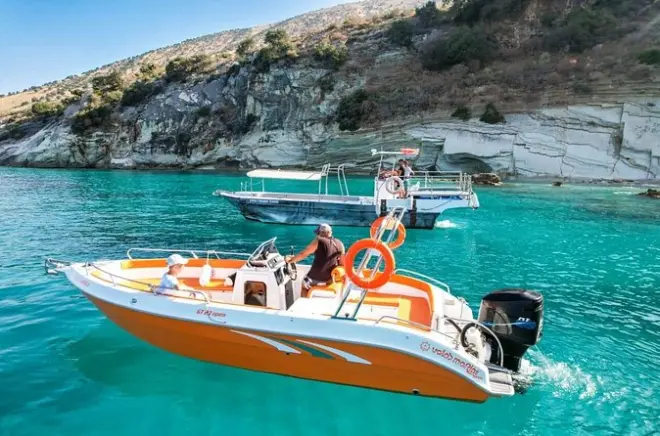 Boat trip around Saranda: Kakome and Krorëza beaches