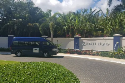 Montego bay flughafen transfer privat buchen. freundliche lokale fahrer, flexible stopps und bequeme abholung am sangster airport oder hotel. sicher & zuverlässig.