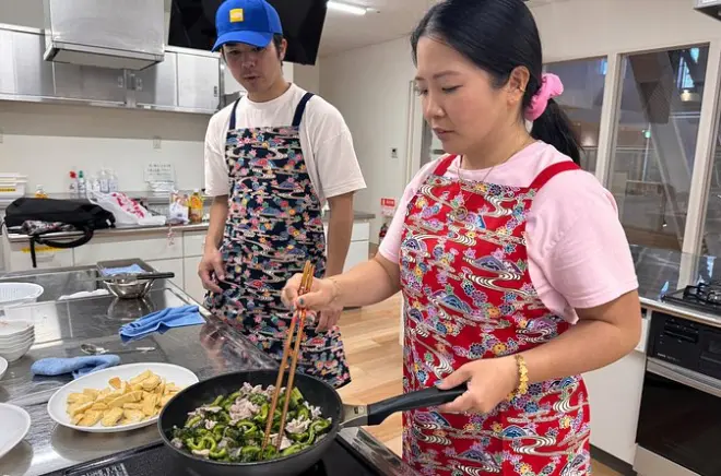 Naha Kochkurs & Markt-Tour: Okinawanische Gerichte lernen