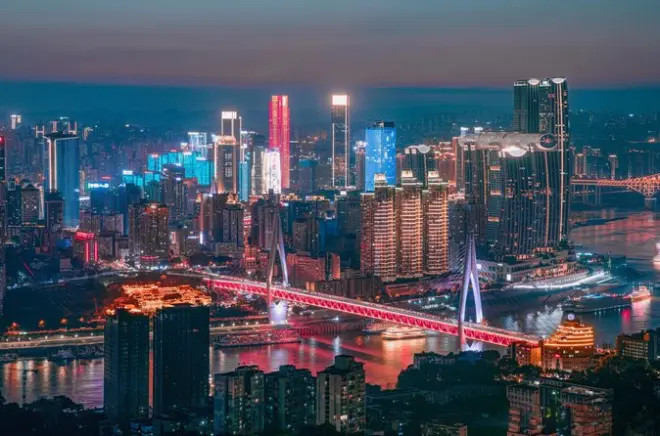 Passeio noturno em Chongqing com caminhada e cruzeiro pelos rios